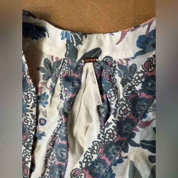 Free People Women's Ivory Floral Violet Hill Plunging Ruffle-Detail Top Size 8 - Picture 5 of 8